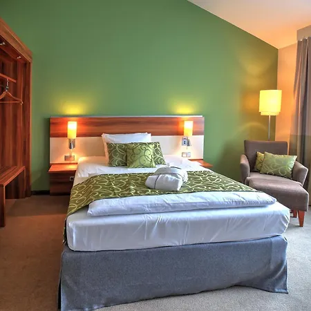 Mercure Tagungs- & Отель 4*