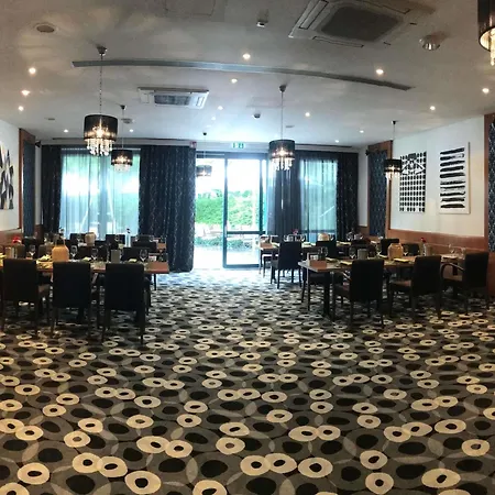 Hotel Mercure Tagungs- & 4*