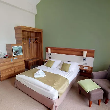 Mercure Tagungs- & 4* كريفيلد