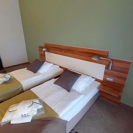 Mercure Tagungs- & 4*