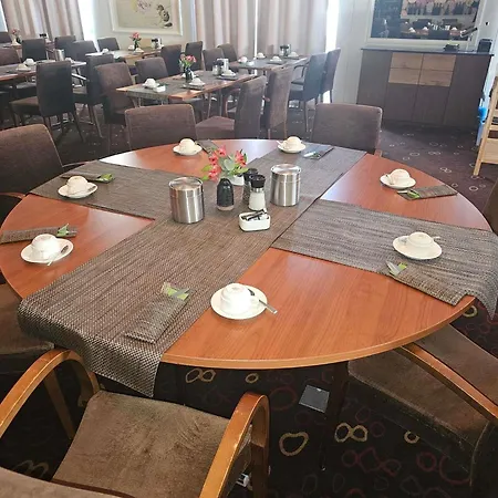 Mercure Tagungs- & Hotell 4*