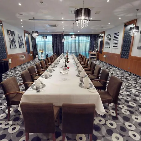 Hotell Mercure Tagungs- & 4*
