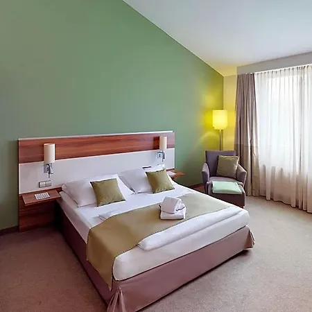 Mercure Tagungs- & 4* كريفيلد