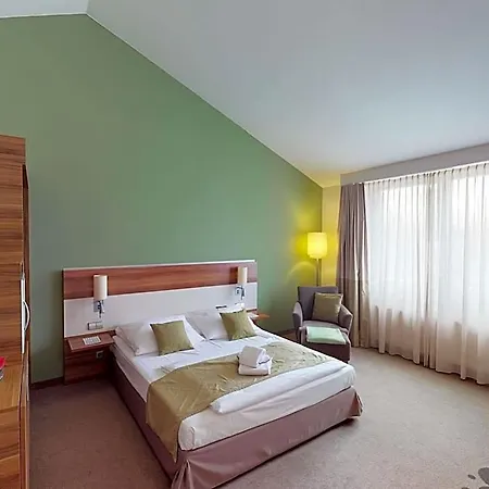 Mercure Tagungs- & 4*