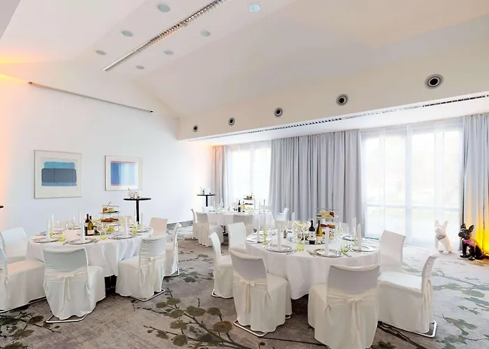 Mercure Tagungs- & מלון 4*